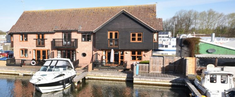 Welcome to Waveney cottage